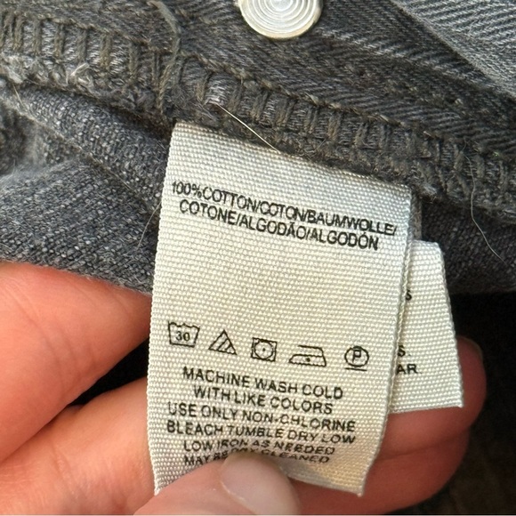 Free People Denim Shorts mid rise washed black SZ 25 button fly raw hem - Picture 5 of 6